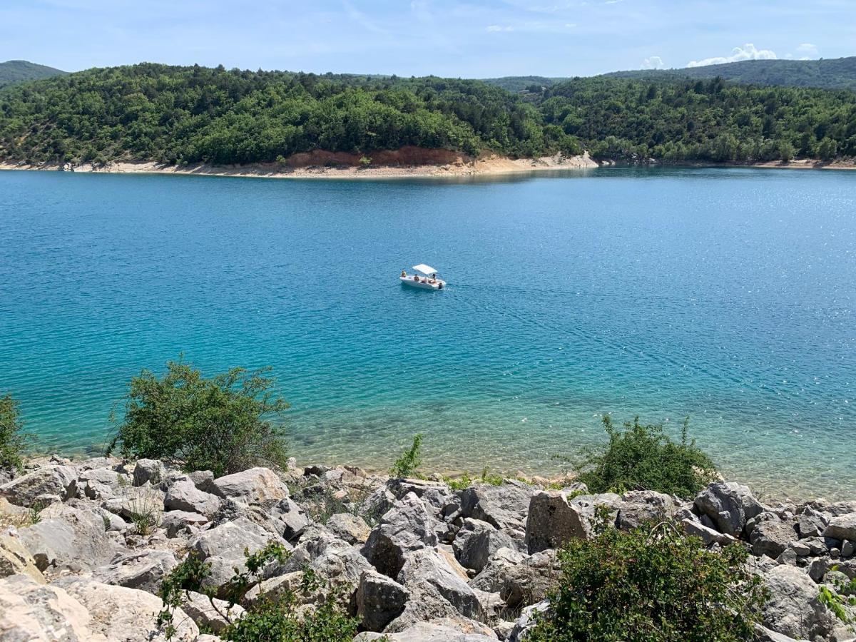 Votre Cocon En Pierre Et Son Spa En Option Gite Le Repos Des Chenes เรกูส ภายนอก รูปภาพ