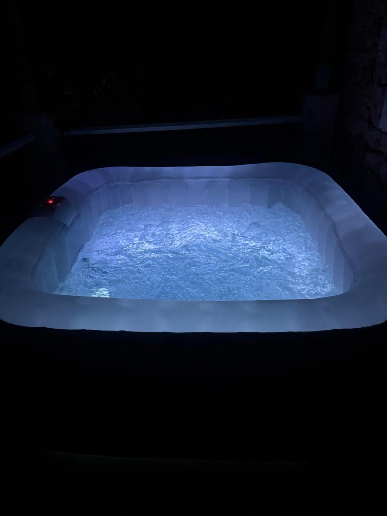 Votre Cocon En Pierre Et Son Spa En Option Gite Le Repos Des Chenes เรกูส ภายนอก รูปภาพ